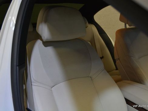 Used 2014 BMW 740i image 14