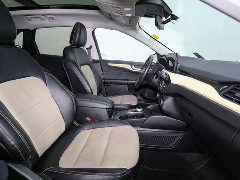 Used 2022 Ford Escape Titanium w/ Titanium Elite Package image 17