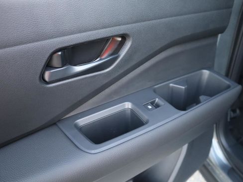 New 2025 Nissan Pathfinder SV w/ SV Premium Package image 36