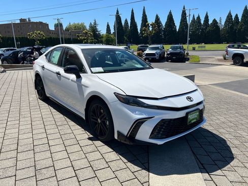 New 2026 Toyota Camry Hybrid AWD/4WD image 7