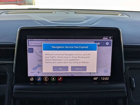 Used 2021 GMC Yukon XL SLT w/ SLT Premium Package image 28