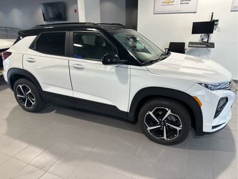Certified 2023 Chevrolet TrailBlazer RS w/ Convenience Package FWD image 2