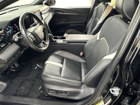 Used 2025 Toyota Camry SE w/ Convenience Package AWD/4WD image 16