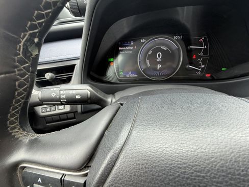 Used 2022 Lexus UX 250h w/ Premium Package image 22