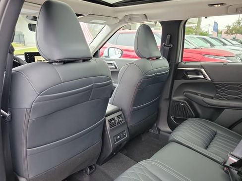 New 2026 Mitsubishi Outlander SEL image 15