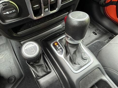 Used 2023 Jeep Wrangler Unlimited Sport AWD/4WD image 25