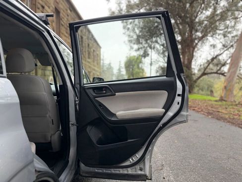 Used 2015 Subaru Forester 2.5i w/ Alloy Wheel Package image 27