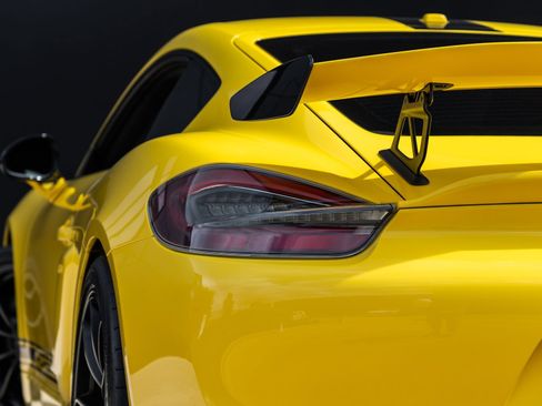 Certified 2016 Porsche Cayman GT4 RWD image 14
