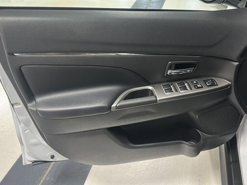 Used 2024 Mitsubishi Outlander Sport SE image 15