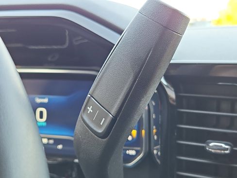 Used 2023 Chevrolet Silverado 1500 LT image 30