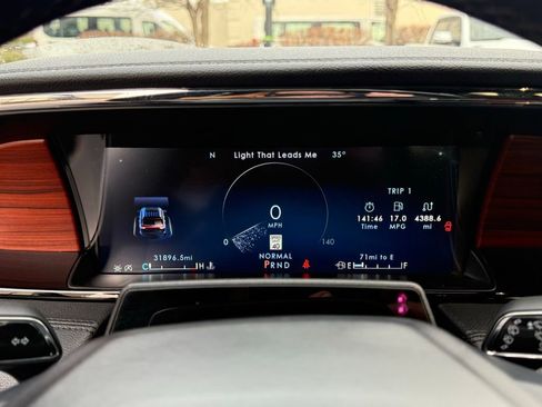 Used 2024 Lincoln Navigator Reserve image 12