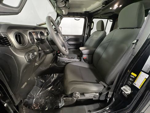 Used 2023 Jeep Gladiator Sport image 19