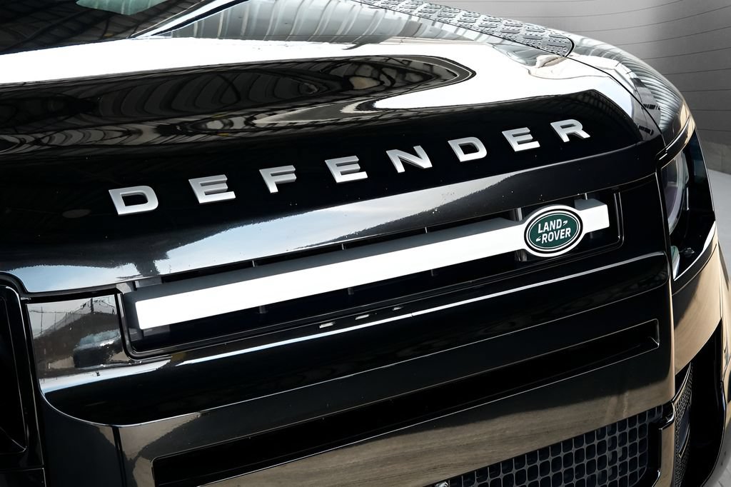 Used 2022 Land Rover Defender 110 XS Edition AWD/4WD image 16