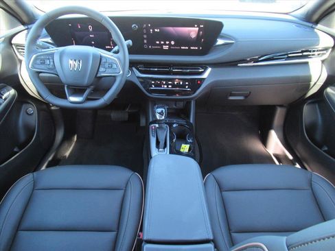 Used 2024 Buick Envista Avenir image 12