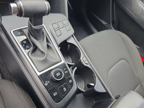 Used 2025 Kia Sportage LX FWD image 21