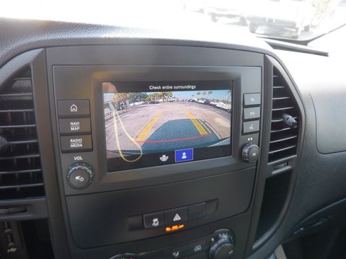 Used 2023 Mercedes-Benz Metris image 15