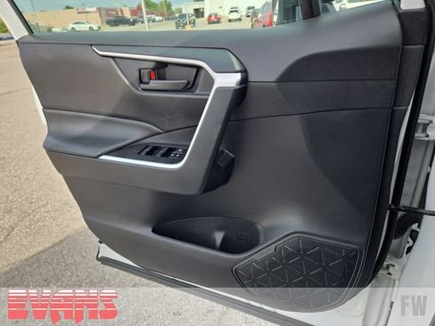 Used 2024 Toyota RAV4 LE AWD/4WD image 16