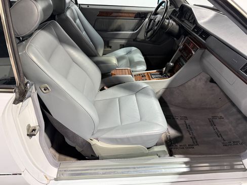 Used 1990 Mercedes-Benz 300 CE Coupe image 40