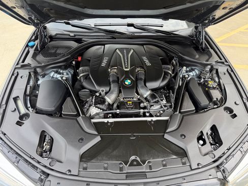 Used 2019 BMW M550i xDrive AWD/4WD image 33