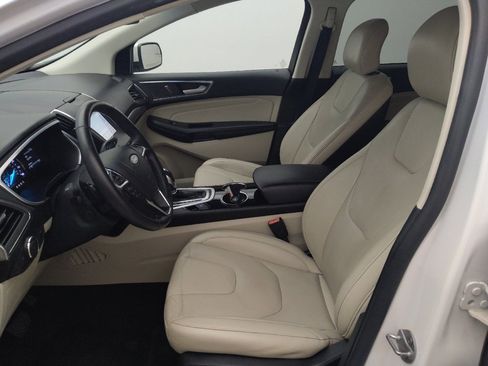 Used 2018 Ford Edge Titanium w/ Equipment Group 301A FWD image 17