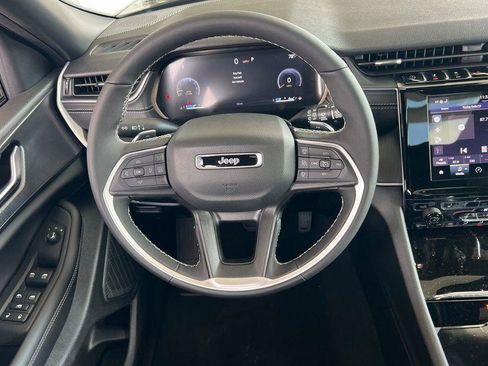 New 2025 Jeep Grand Cherokee Laredo X w/ Luxury Tech Group I image 14