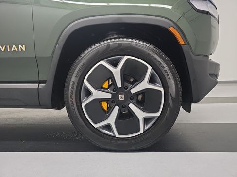 Used 2024 Rivian R1S Adventure AWD/4WD image 11