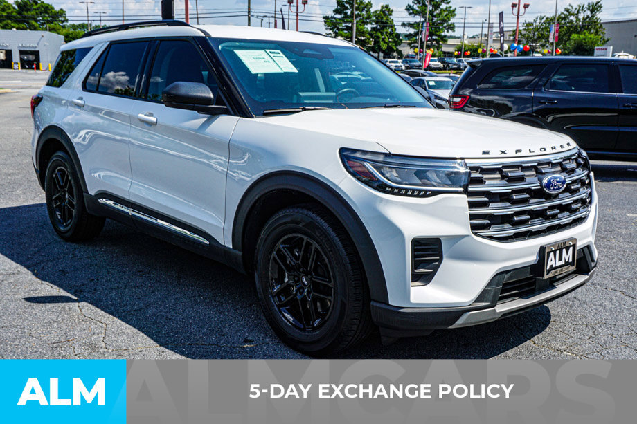 Used 2025 Ford Explorer Active RWD image 3
