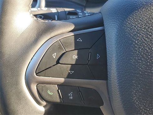 Used 2020 Jeep Grand Cherokee Limited image 23