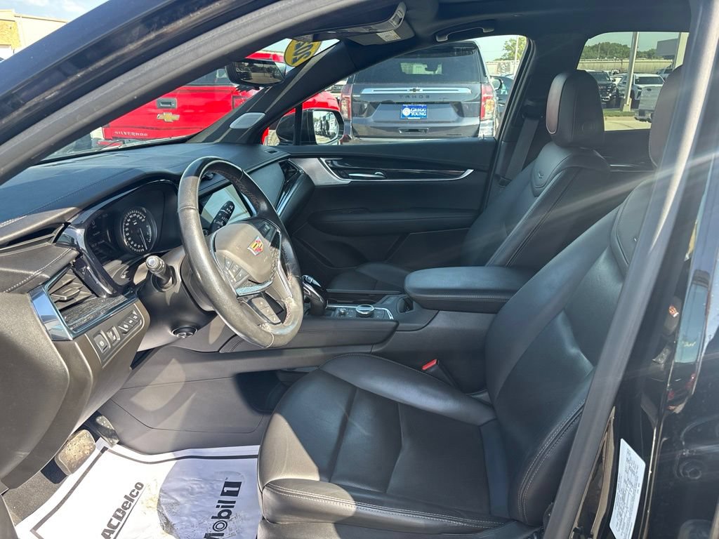 Used 2022 Cadillac XT5 Premium Luxury w/ Technology Package AWD/4WD image 16