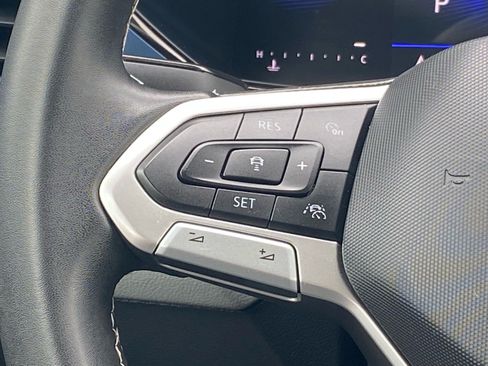 Certified 2023 Volkswagen Taos SE w/ Panoramic Sunroof Package AWD/4WD image 6