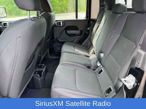 Used 2022 Jeep Gladiator Sport image 14