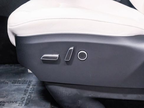 Used 2023 Tesla Model X image 23