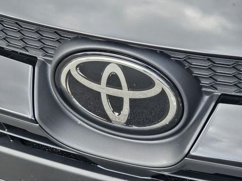 Used 2026 Toyota Corolla LE FWD image 38