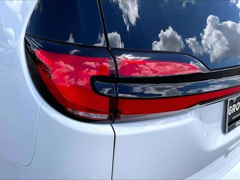 Used 2025 Chrysler Pacifica Select FWD image 27