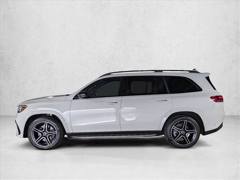 Used 2024 Mercedes-Benz GLS 450 4MATIC image 9