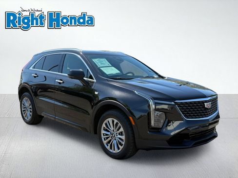 Used 2025 Cadillac XT4 Premium Luxury FWD image 10