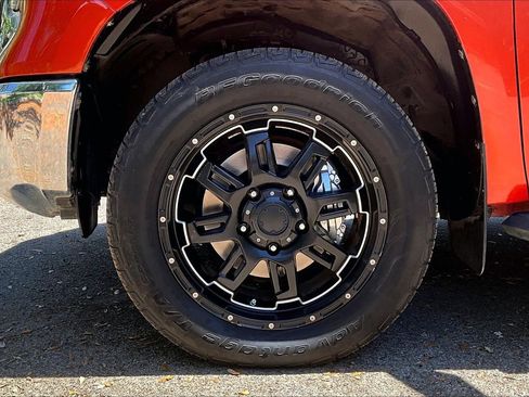 Used 2018 Toyota Tundra SR5 w/ SR5 Upgrade Package AWD/4WD image 33