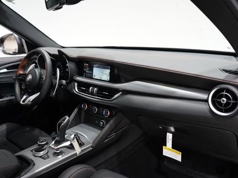 New 2025 Alfa Romeo Stelvio Sprint image 16
