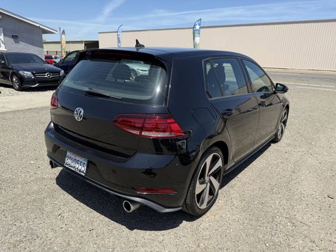 Used 2018 Volkswagen GTI SE FWD image 4