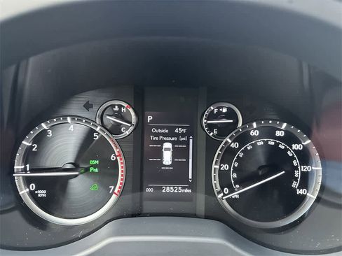 Used 2023 Lexus GX 460 Premium w/ Premium Plus Package image 19