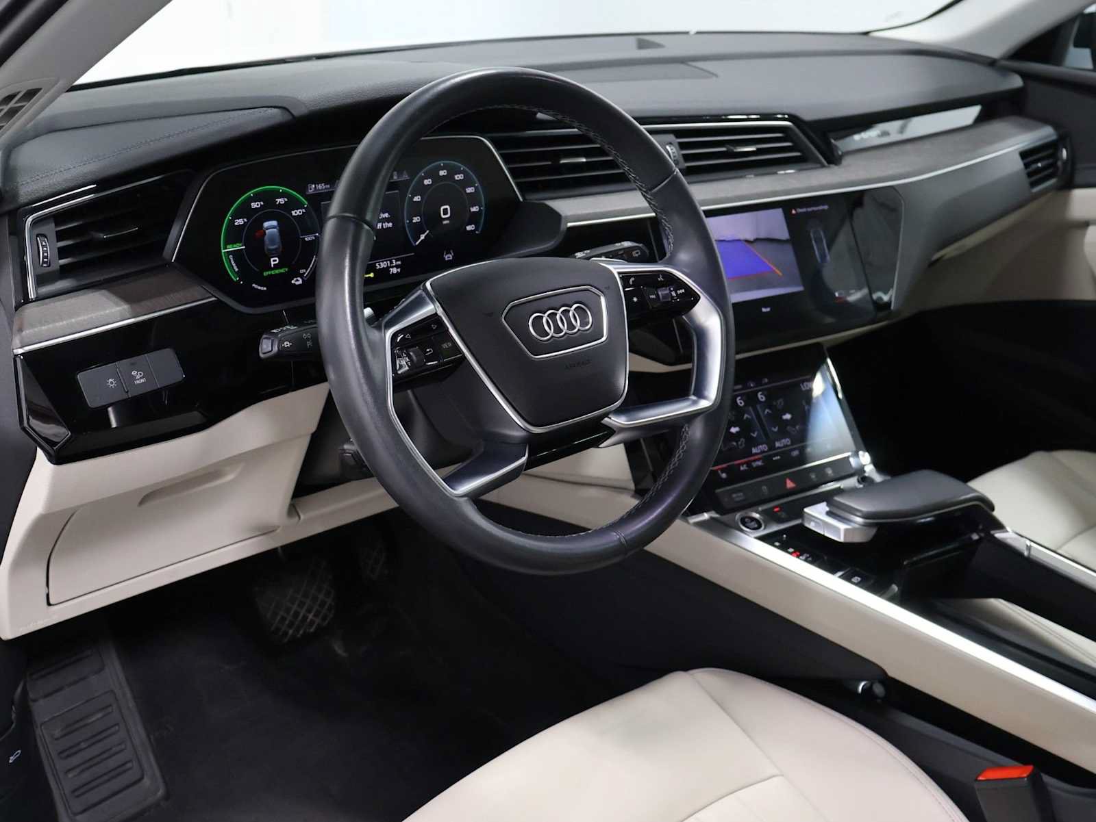 Used 2024 Audi Q8 e-tron Premium AWD/4WD image 4