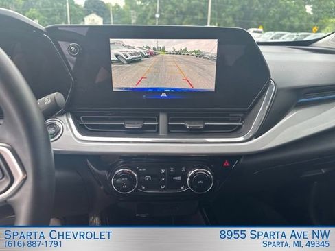 Used 2024 Chevrolet Trax LT w/ Driver Confidence Package FWD image 22