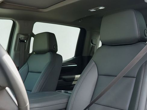 New 2026 GMC Sierra 1500 SLT image 11