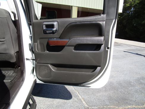 Used 2017 GMC Sierra 1500 SLE image 29