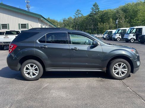Used 2017 Chevrolet Equinox LT w/ Convenience Package AWD/4WD image 8