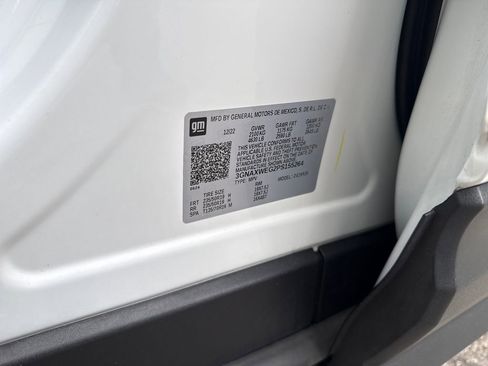 Used 2023 Chevrolet Equinox RS w/ RS Leather Package AWD/4WD image 6