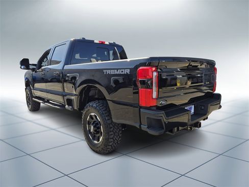 New 2025 Ford F250 Platinum w/ Tremor Off-Road Package image 4