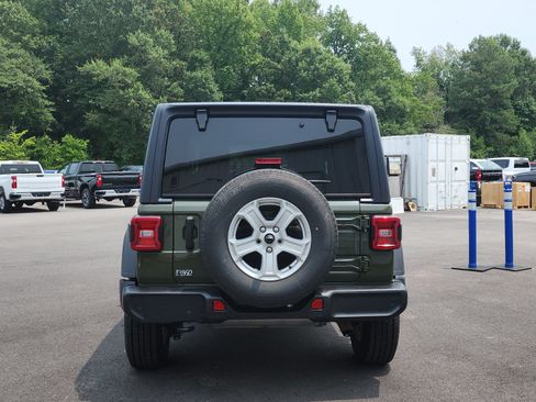 Used 2021 Jeep Wrangler Unlimited Sport AWD/4WD image 4