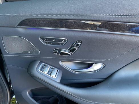 Used 2016 Mercedes-Benz S 550 Sedan image 41