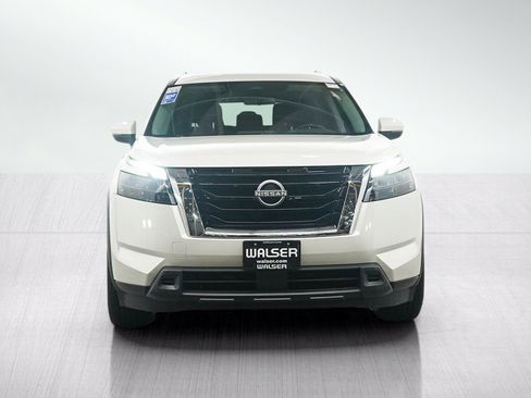 Used 2024 Nissan Pathfinder SV AWD/4WD image 8